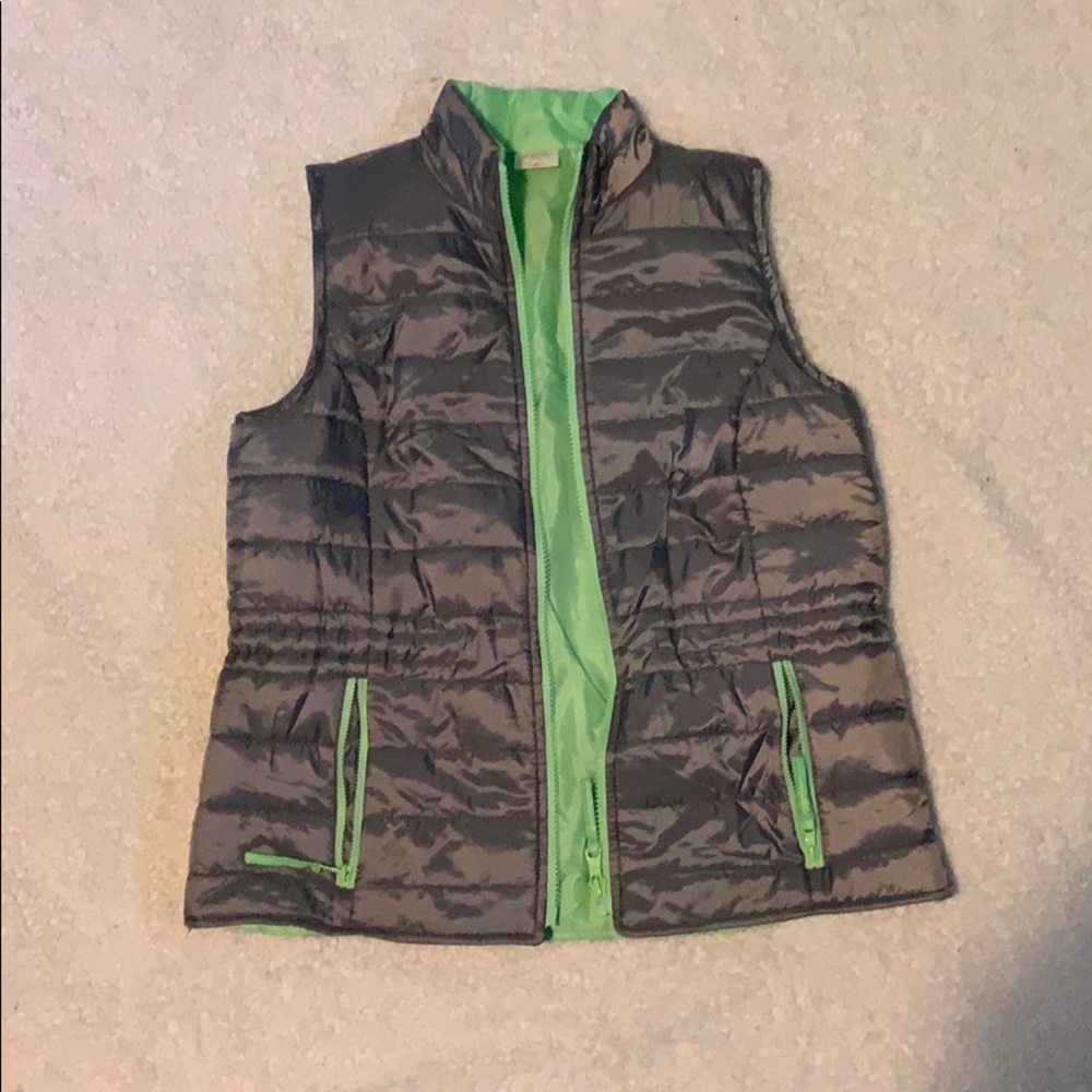 🌺Silver Vest with Green Lining